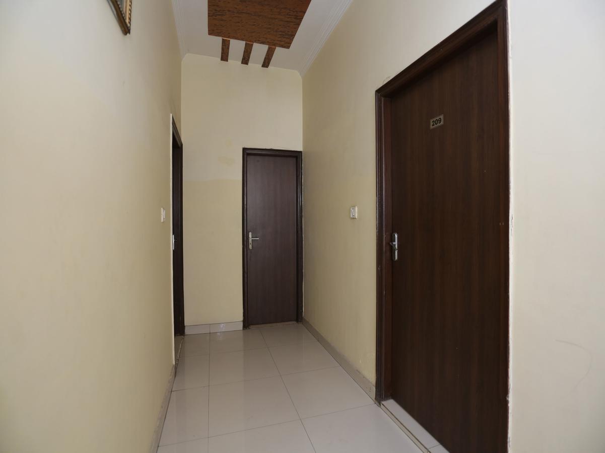 Oyo 12221 Hotel M House Агра Екстер'єр фото