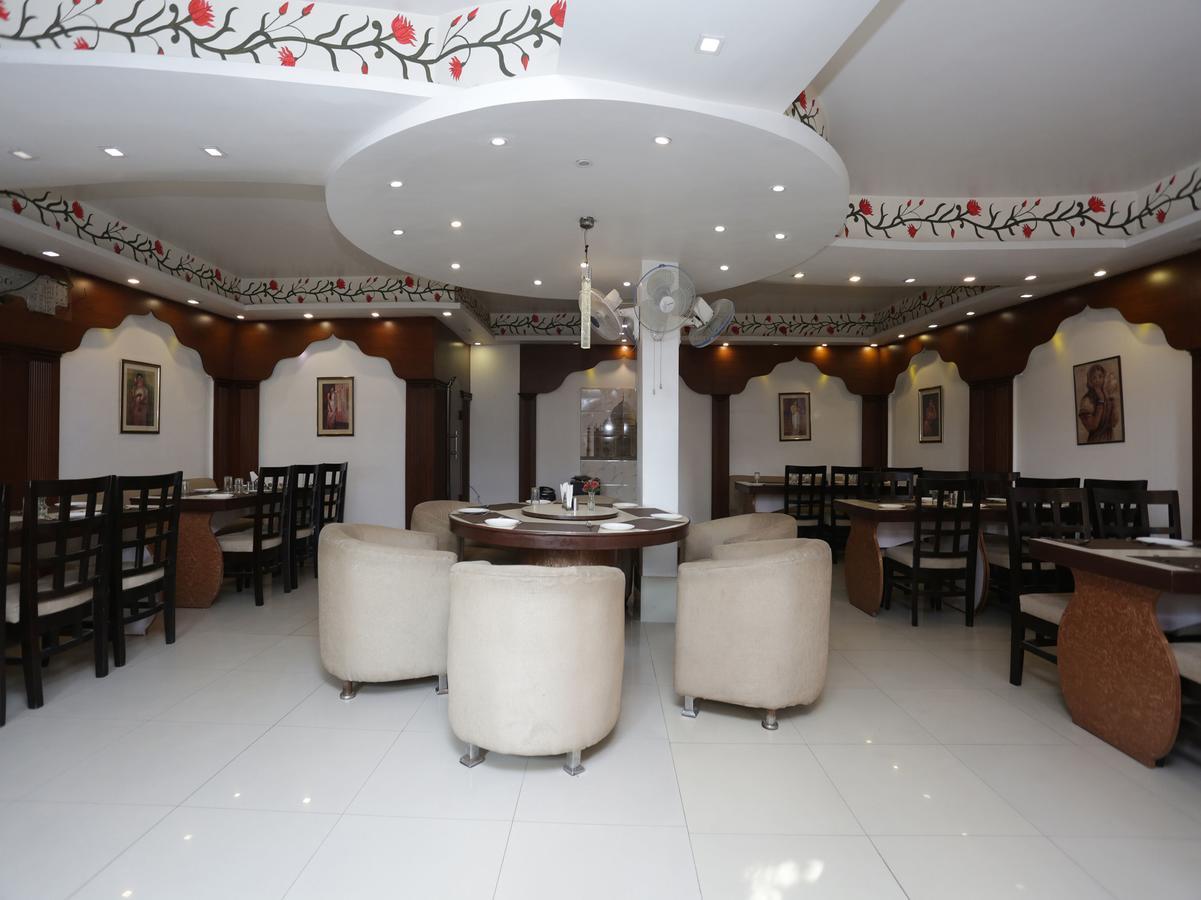 Oyo 12221 Hotel M House Агра Екстер'єр фото