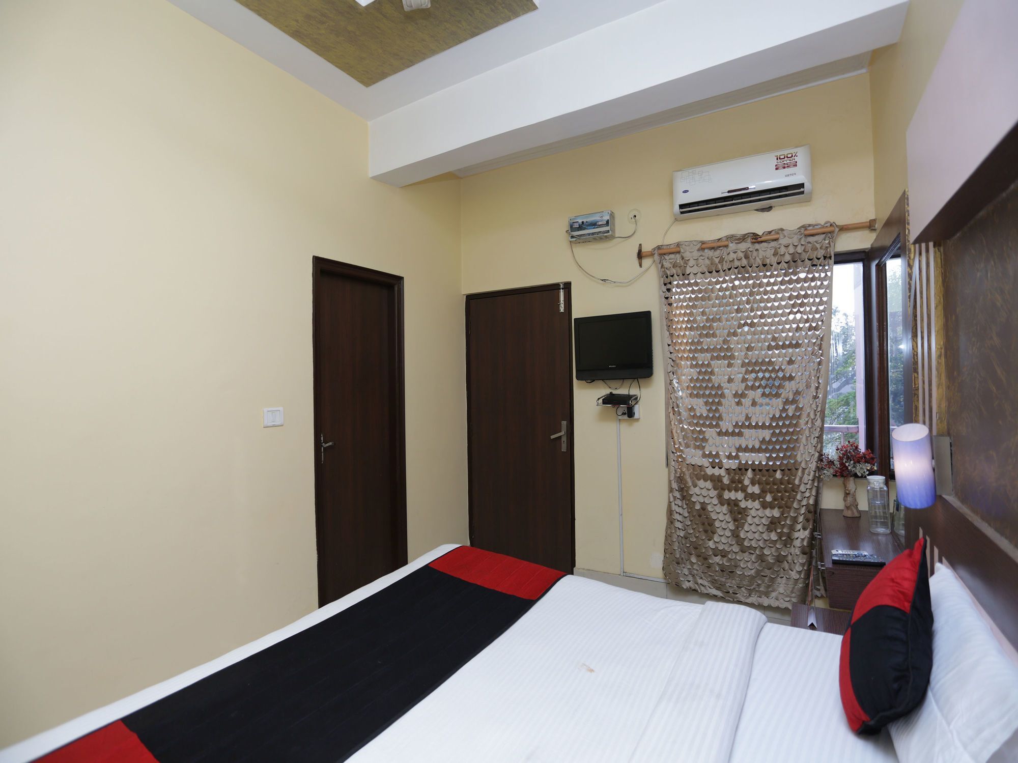 Oyo 12221 Hotel M House Агра Екстер'єр фото